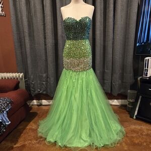 Kiss Kiss formal prom gown size 2